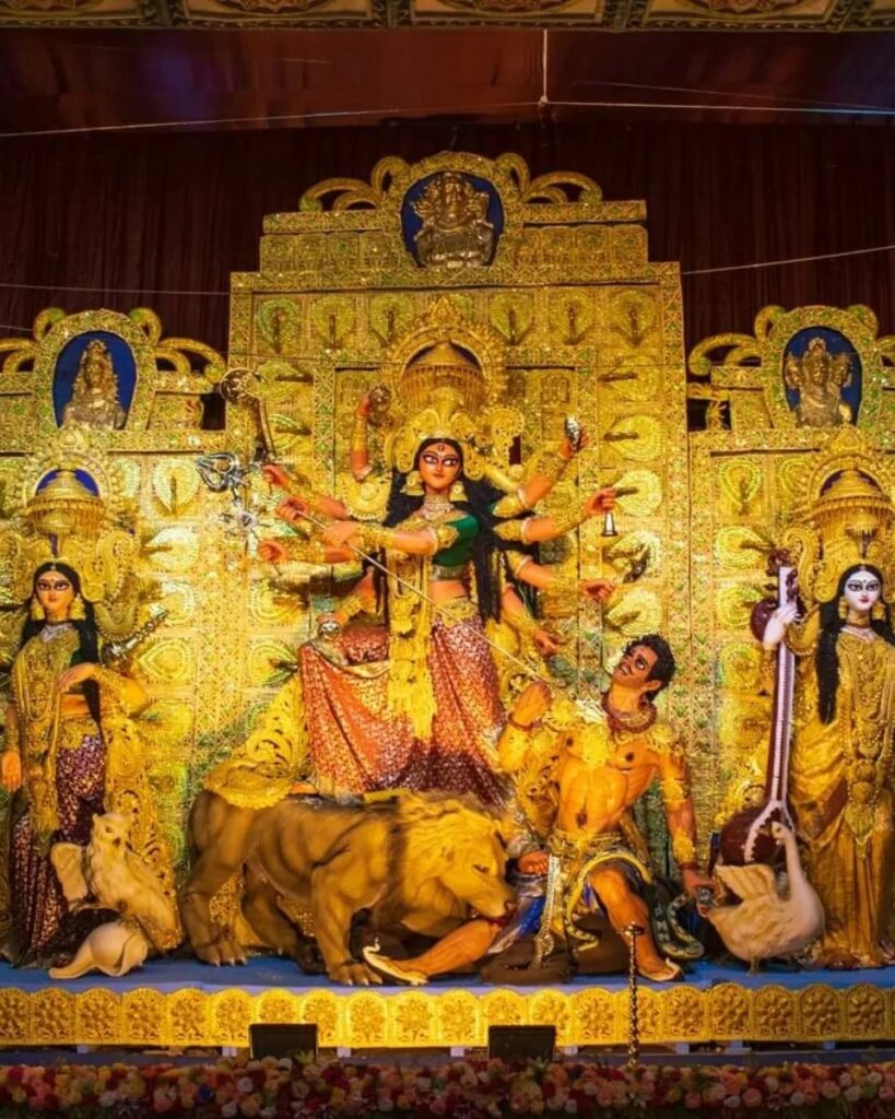 Ekdalia Evergreen Club Durga Ustab | 10 Must-Visit Durga Puja Pandals in Kolkata | Wanderinglens.in